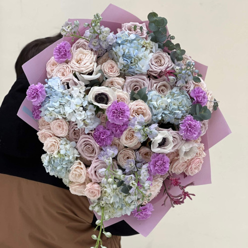Voluminous luxurious bouquet in lilac and blue shades «Lavender Planet»