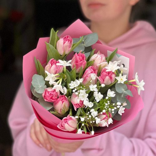 Ніжний ароматний букет з півонієвидними тюльпанами «Весняні зірочки»