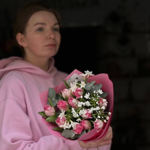 Ніжний ароматний букет з півонієвидними тюльпанами «Весняні зірочки»
