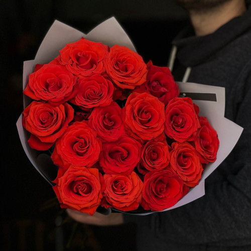 17 троянд сорту Nina у букеті «Затишні жаринки»