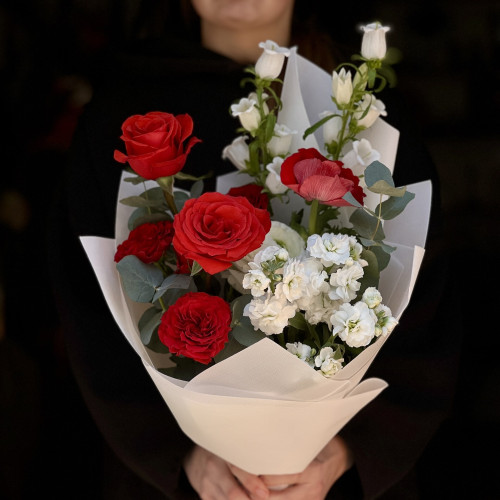 Цікавий букет із запашною матіолою «Дотик кохання»