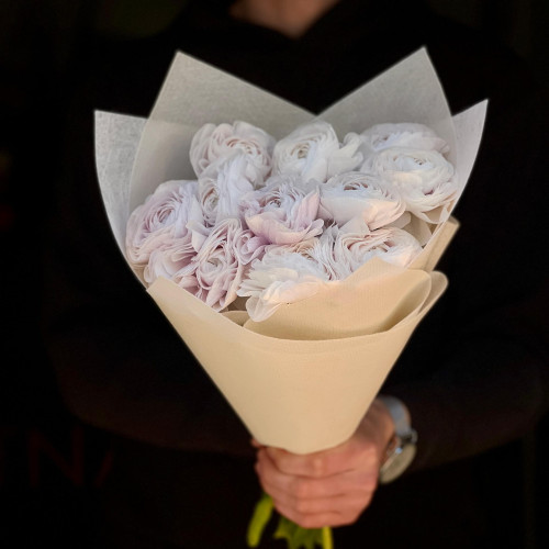 11 ранункулюсів сорту Clooney Nebbia у букеті «Лавандовий туман»