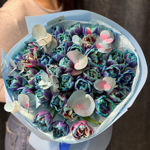 35 розкішних піоновидних тюльпанів VIP Roses у букеті «Океанічне сяйво»