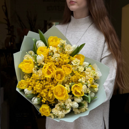 Яскравий ароматний букет «Сонячна радість»