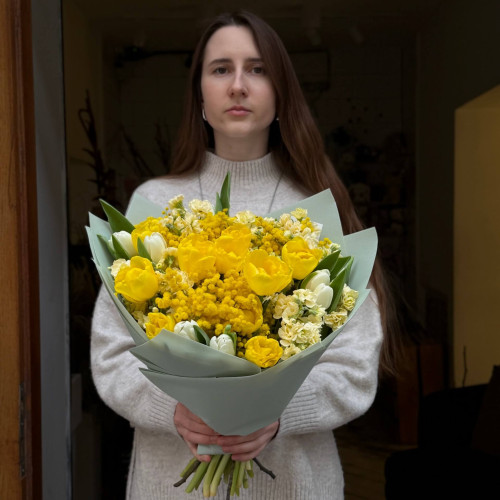 Яскравий ароматний букет «Сонячна радість»