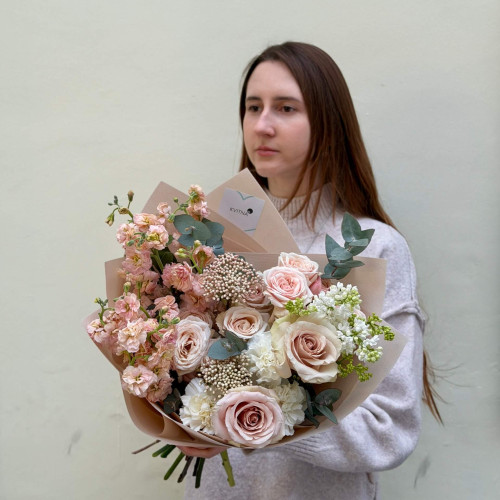 Букет у пастельних відтінках з ароматною матіолою «Персикові мрії»