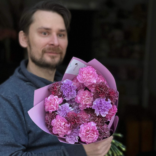 25 діантусів у фіолетових відтінках у букеті «Аметистовий оксамит»