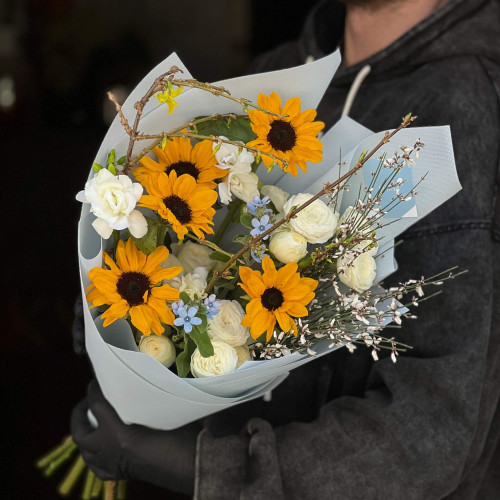 Яскравий букет з геліантусами «Сонячний сон»