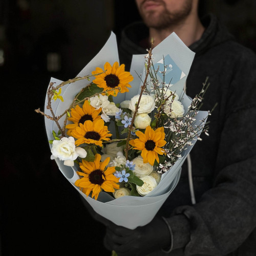 Яскравий букет з геліантусами «Сонячний сон»