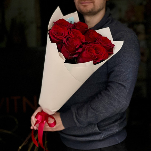 9 троянд сорту Explorer у букеті «Пристрасний дотик»