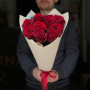 9 троянд сорту Explorer у букеті «Пристрасний дотик»