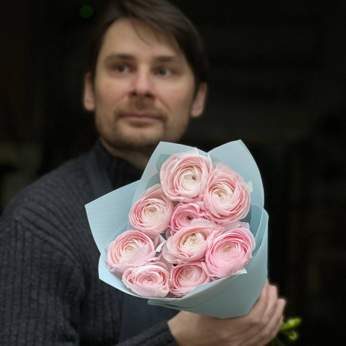 9 ніжно-рожевих ранункулюсів Clooney Lady в букеті «Романтичне зізнання»