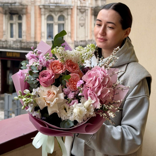 Романтичний букет із ніжним бузком та розкішною гортензією «Поцілунок янгола»