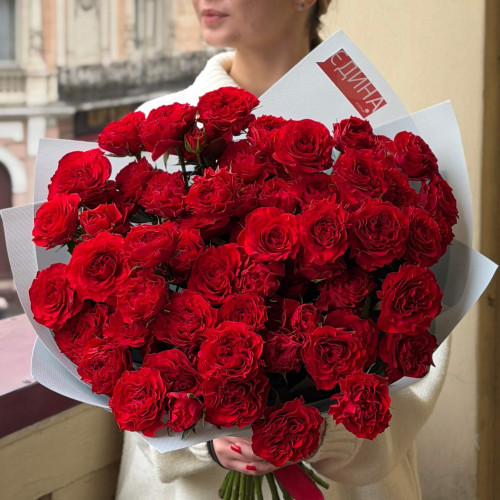 Букет з екстравагантної кущової троянди Bella Linda Brick «Таємна іскра»