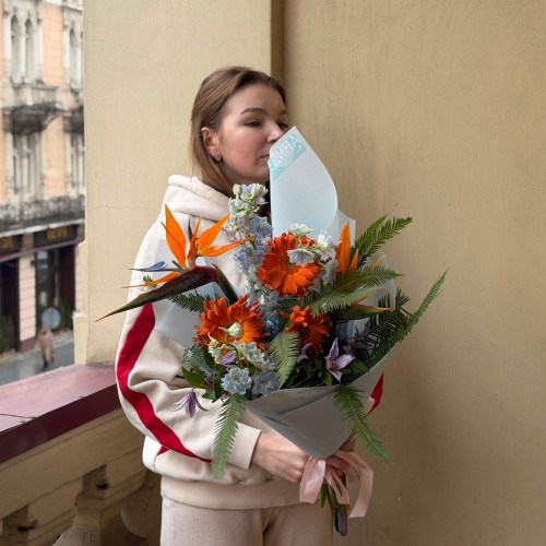 Соковитий букет з екзотичних квітів «Найкраще для пташечки»