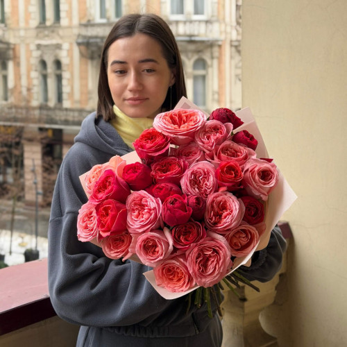 Чарівний букет із піоновидних троянд «Серце закоханих»