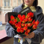 Букет з ексклюзивних французьких тюльпанів Leo «Запальний вогонь кохання»