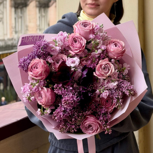 Mysterious bouquet of peony-style roses and anemones «Abyss of Feelings»