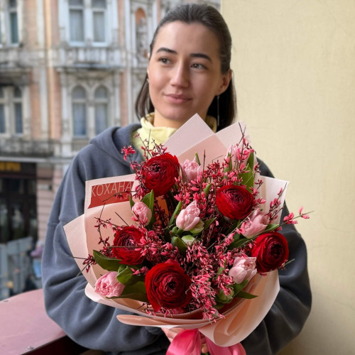 Пристрасний букет з ранункулюсами та преміальними тюльпанами Dreamer «Ранок з тобою»