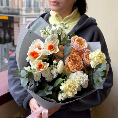 Пастельный букет с нарциссами «Нежная валентинка»