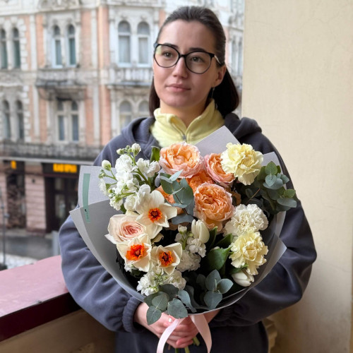 Пастельный букет с нарциссами «Нежная валентинка»