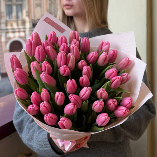 49 тюльпанів у букеті «Романтичні квіти»