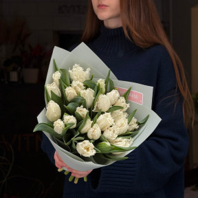 23 бахромчасті тюльпани в букеті «Чисті хвилі»