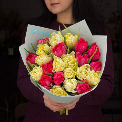 23 піоновидні тюльпани у букеті «Соковитий мікс»