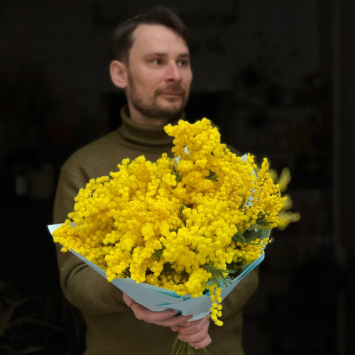 11 гілок розкішної пухкої мімози у букеті «Весна на Рів'єрі»
