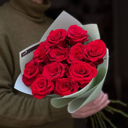 11 троянд сорту Explorer у букеті «Смілива любов»