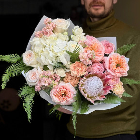 Розкішний букет з королівською протеєю «Аристократка»