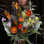 Яскравий різнорівневий букет із маками «Чарівний ліс»