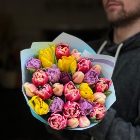 Яскравий мікс із 27 тюльпанів «Кольорові зірочки»