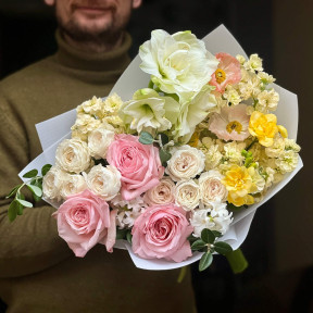 Розкішний букет з амарилісом та піоновидною тряондою Pink O'Hara «Венеціанський аромат»