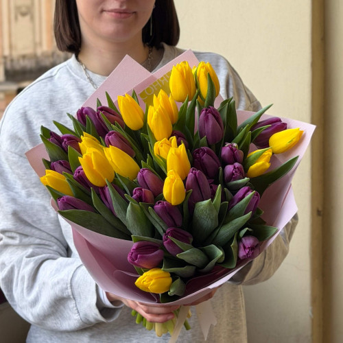 Весняний букет із 41 тюльпана «Тепло березня»
