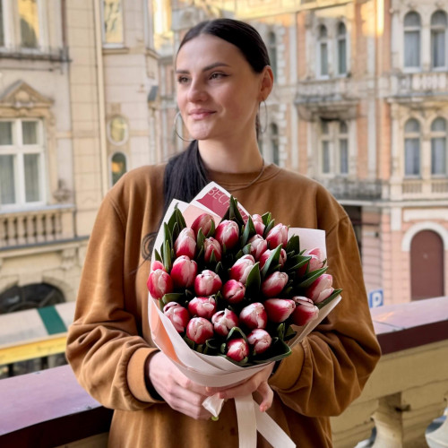 Яскравий букет із 25 тюльпанів «Тюльпани для тебе!»