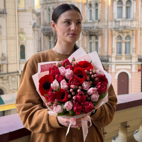 Passionate spring bouquet with anemones «Dance with Me!»