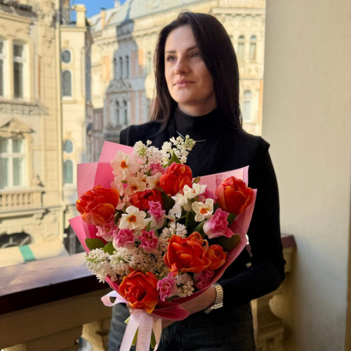 Соковитий весняний букет із додаванням бузку «Весняний джус»