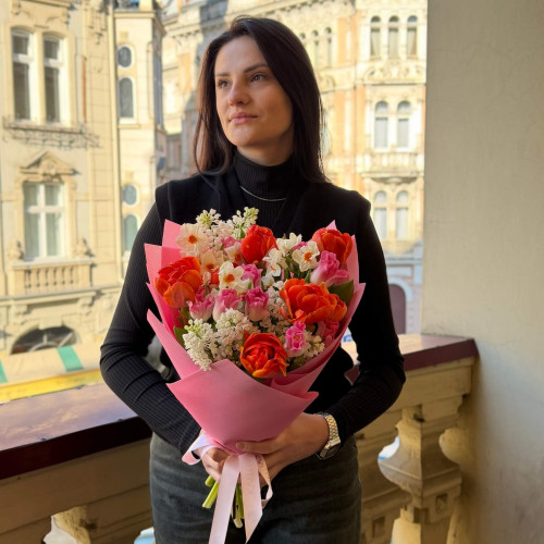 Соковитий весняний букет із додаванням бузку «Весняний джус»