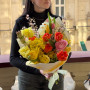 Різнобарвний весняний букет із мімозою «Яскравий настрій для тебе!»