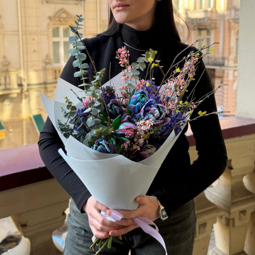 Насичений весняний букет «Розквітає все довкола!»