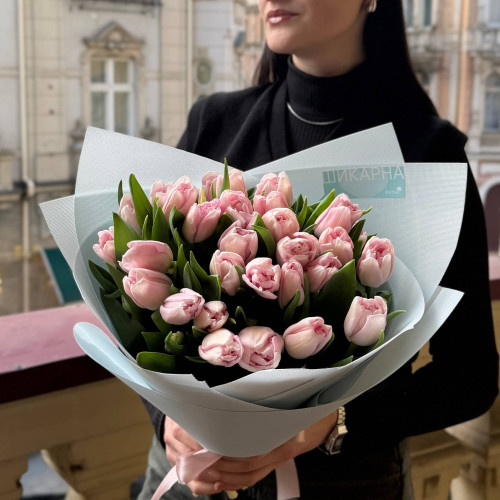 29 преміальних тюльпанів Dreamer у букеті «Мрійливі краплинки»