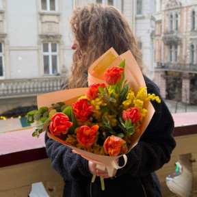 Соковитий весняний букет «Кучеряві промінчики»