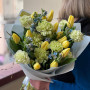 Ніжний букет з тюльпанами «Весняна прохолода»