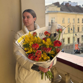 Букет із розкішними французькими тюльпанами Gudoshnik «Весняна картина»