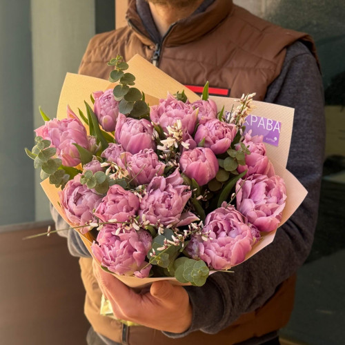 Лавандовий букет з піоновидних тюльпанів «Захід Сонця над Іспанією»
