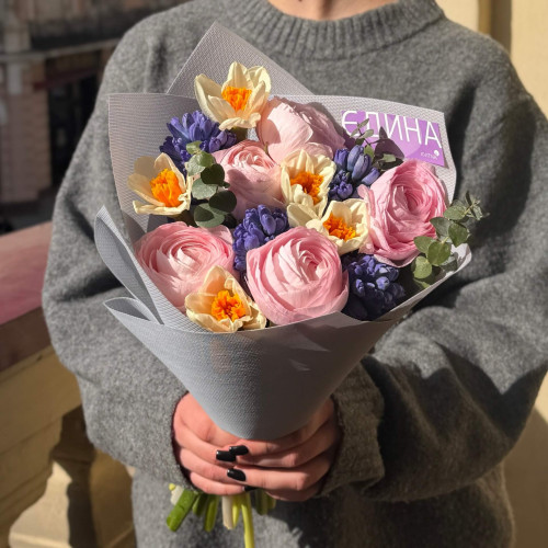 Весняний букет із гіацинтами «Краса весняночка»