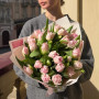 Delicate premium peony-style Dreamer tulips in a bouquet «Pearls in the Sun»