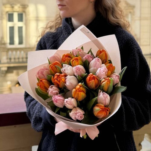 Ніжно-кольоровий мікс піоновидних тюльпанів «Схід сонечка»