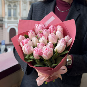 Букет із 21 піоновидного тюльпана «Малинки»